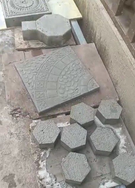 Piezas de cemento en el taller